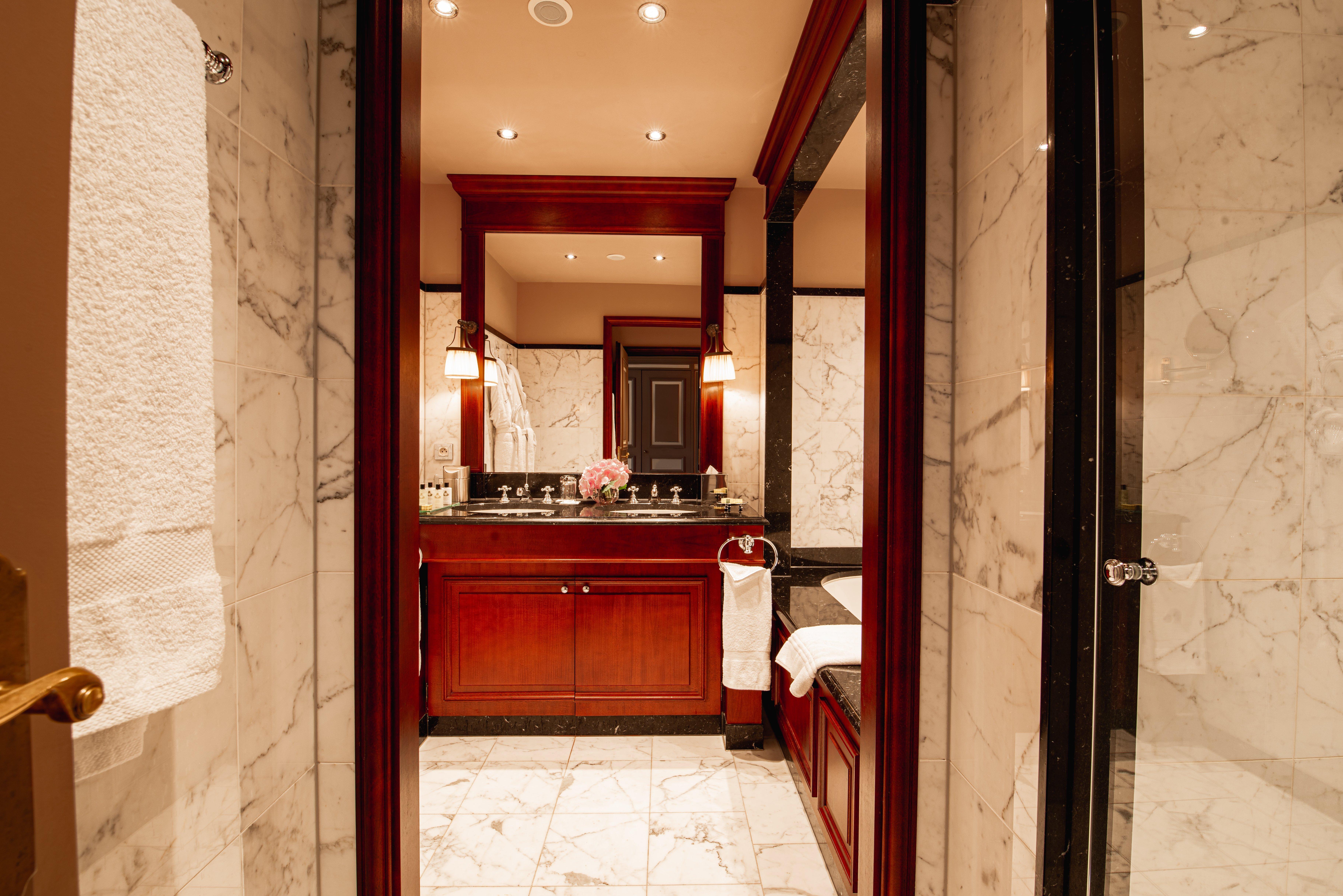 Intercontinental Bordeaux Le Grand Hotel By Ihg Exterior foto Bathroom