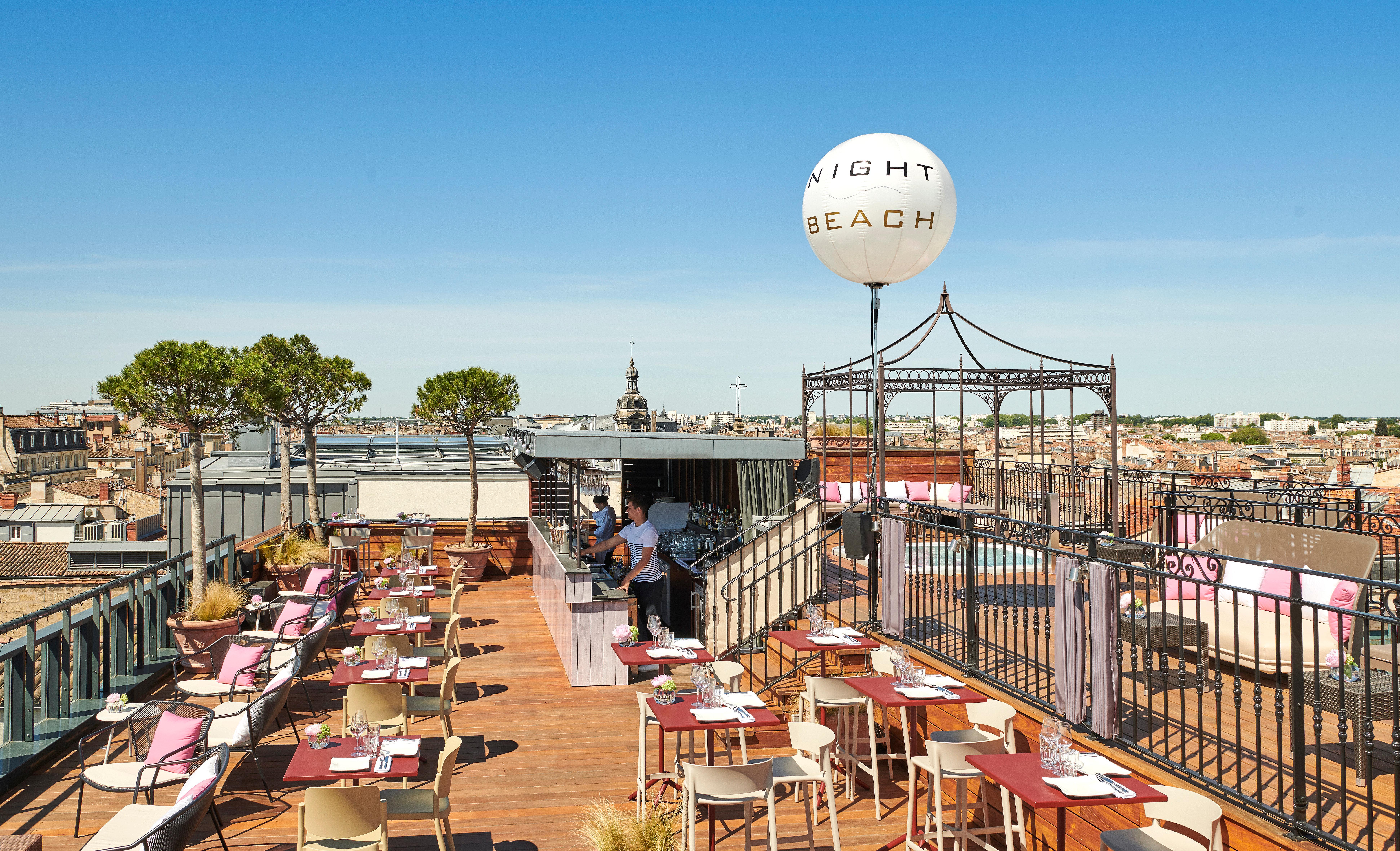 Intercontinental Bordeaux Le Grand Hotel By Ihg Exterior foto The rooftop of the hotel