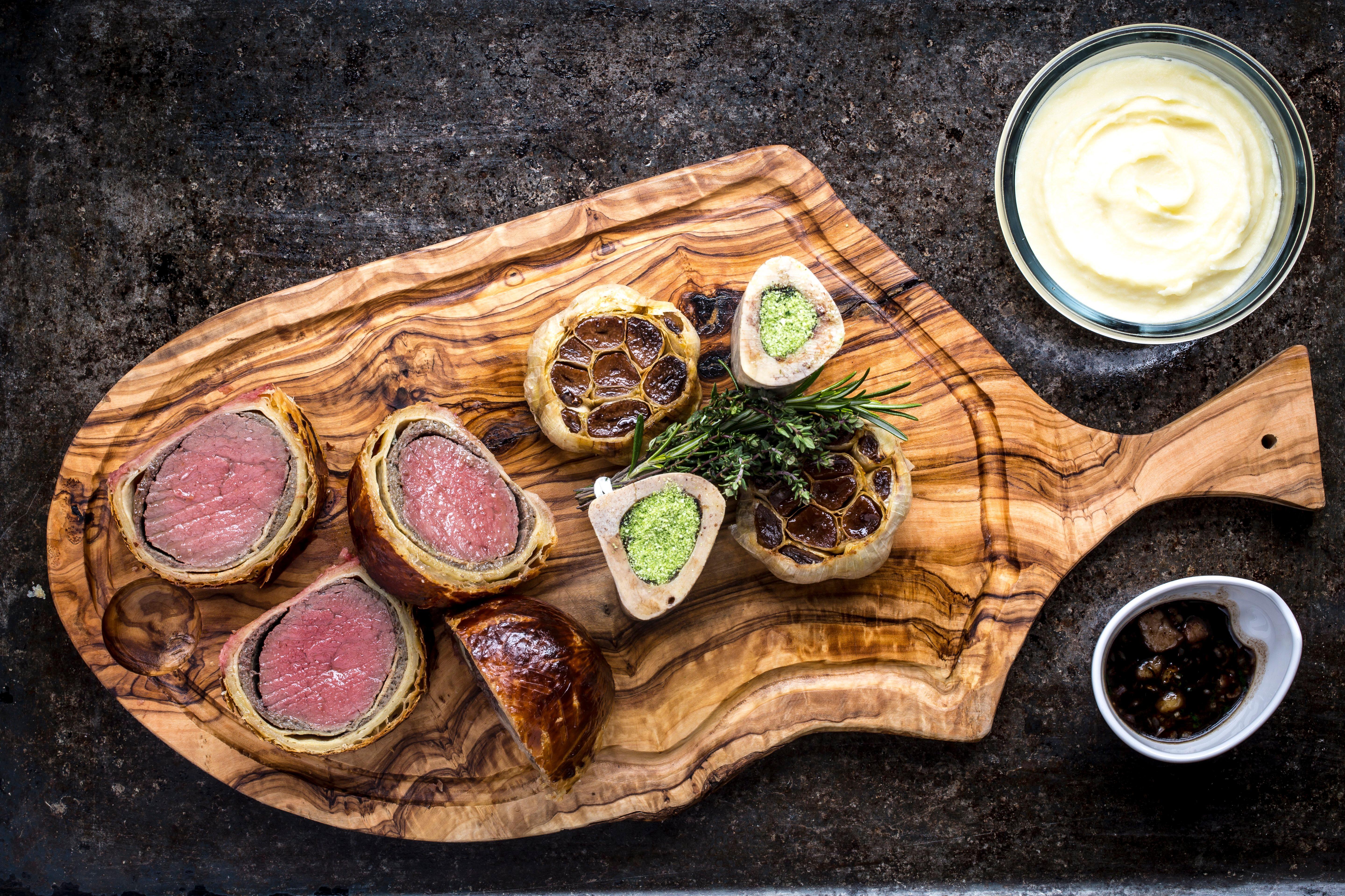 Intercontinental Bordeaux Le Grand Hotel By Ihg Exterior foto Beef tenderloin