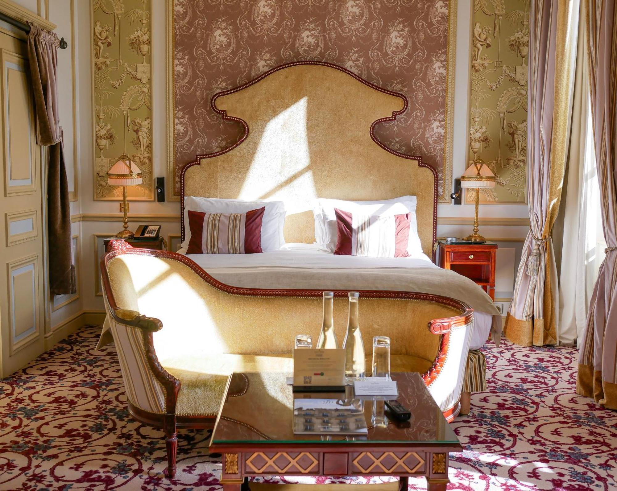 Intercontinental Bordeaux Le Grand Hotel By Ihg Exterior foto A suite at the Hotel de Crillon